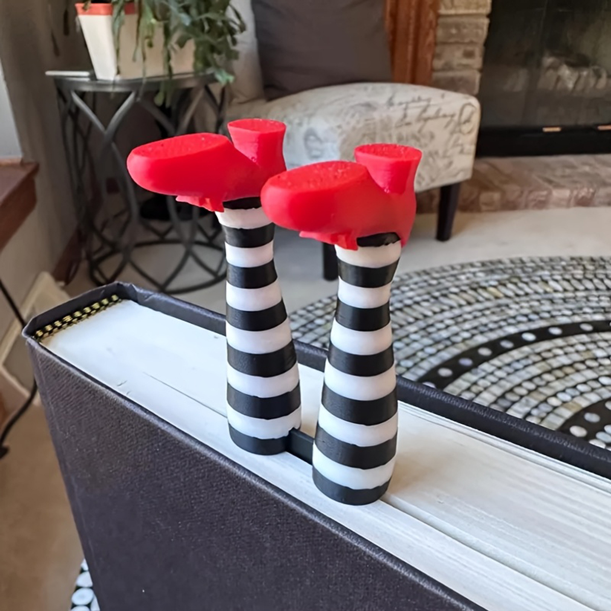 1Pc Red High Heels Witch Legs  - Coffee Shop Equipment のレビューと価格