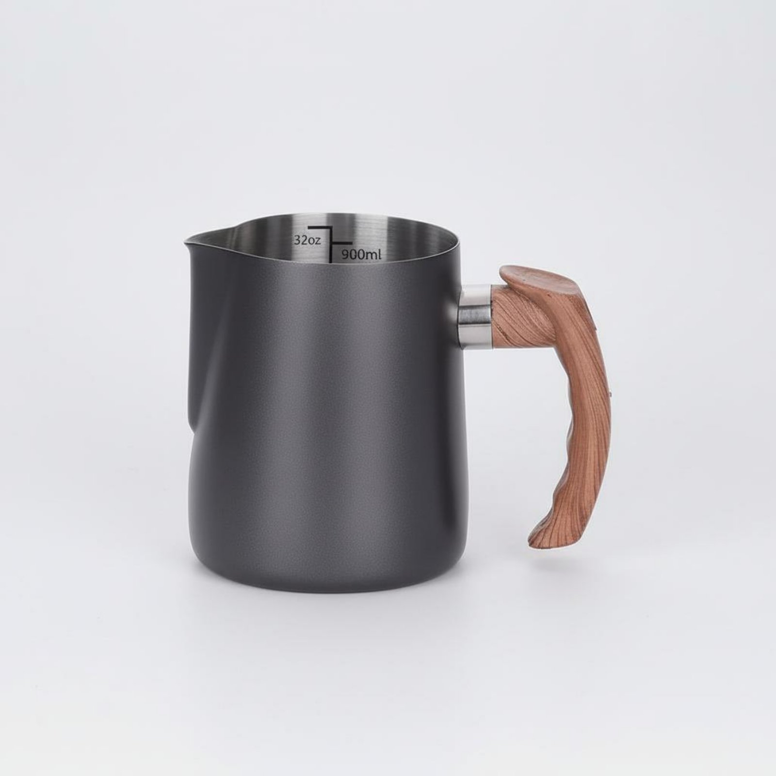Latte Art Jug with Wooden Hand - Milk Steaming Pitcher のレビューと価格