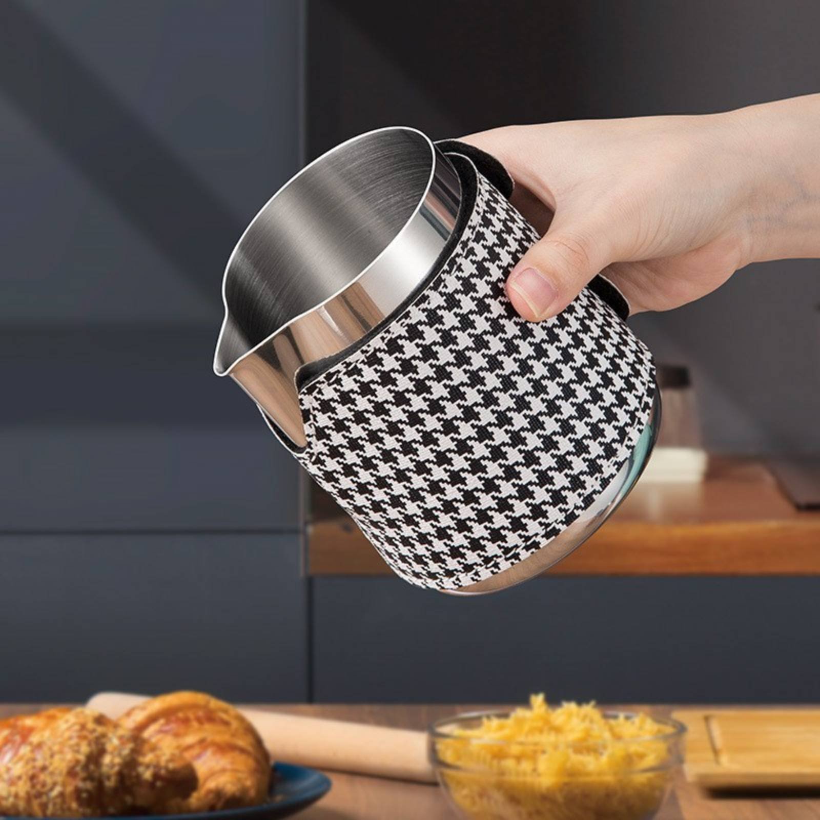 Latte Art Pitcher Heat Resista - Milk Steaming Pitcher のレビューと価格